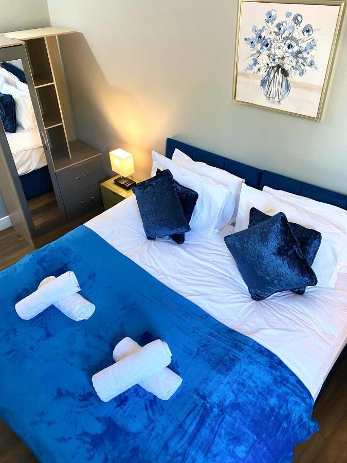 2 Bed Town Centre Nr Theatre Free Park Wi-Fi & Garden Lejlighed Aylesbury  Eksteriør billede