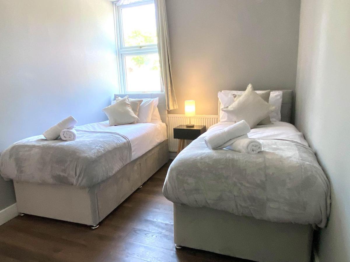 2 Bed Town Centre Nr Theatre Free Park Wi-Fi & Garden Lejlighed Aylesbury  Eksteriør billede