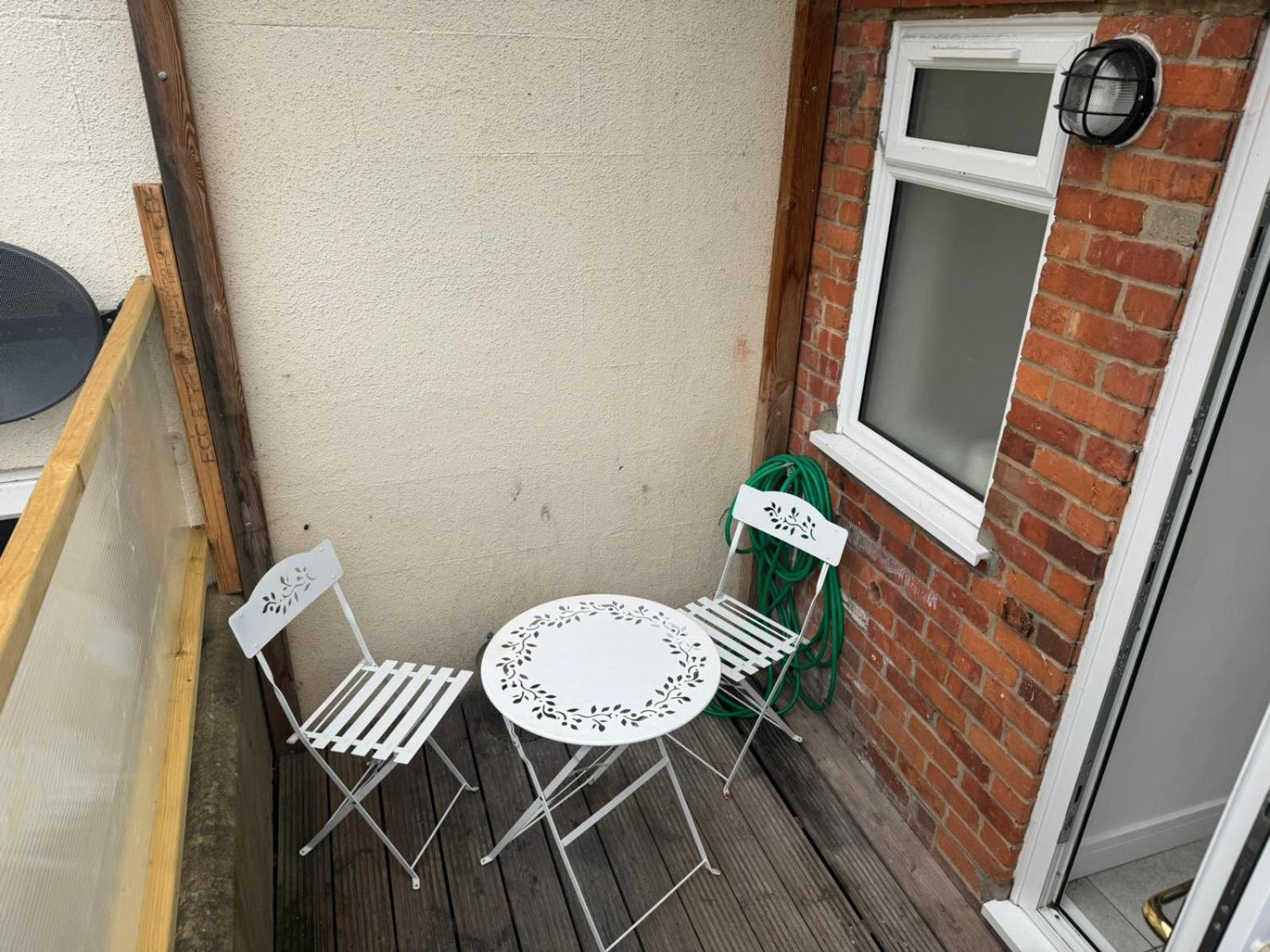 2 Bed Town Centre Nr Theatre Free Park Wi-Fi & Garden Lejlighed Aylesbury  Eksteriør billede